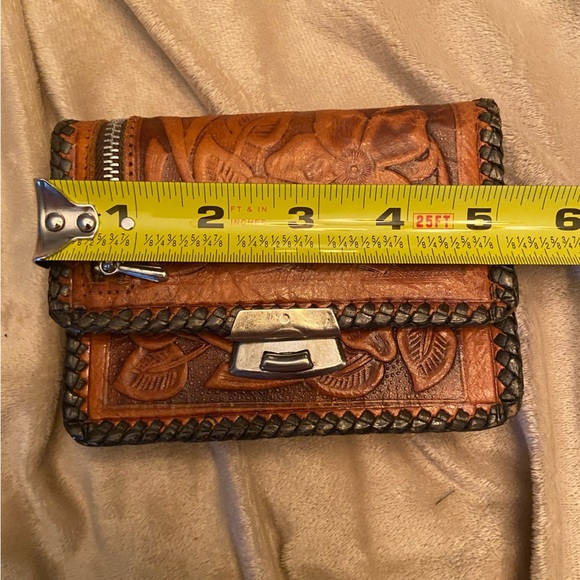 Handcrafted Brown Leather Floral Wallet - Picture 7 of 8